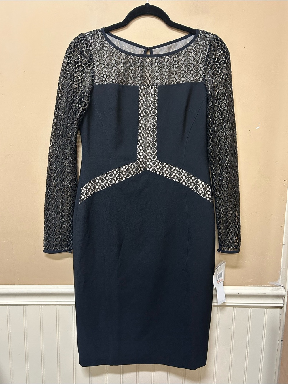 Maggy London Crepe Long Sleeve Dress Blocked Lace Detail Black Gold Size 2 NWT